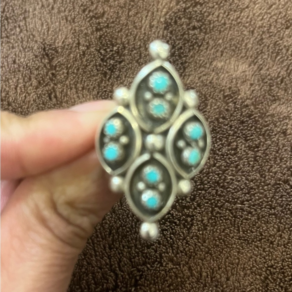 Beautiful Native American Silver and Turquoise Women's Ring